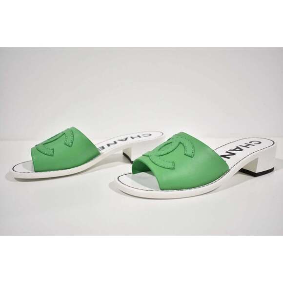 Chanel 22S Green Calfskin Leather White CC Logo Mules Slide Sandal Heel Flat 37 - Picture 10 of 12